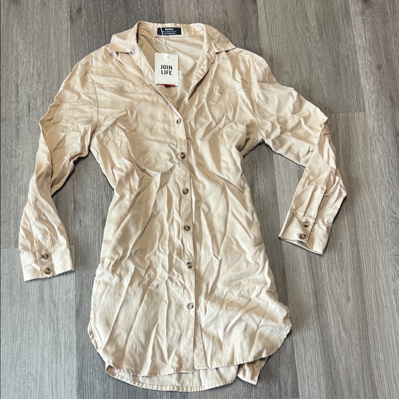 Bershka Dresses & Skirts - Bershka Beige Stone Fitted Waist Long Sleeve Shirt Dress XS Tie Back Button Down